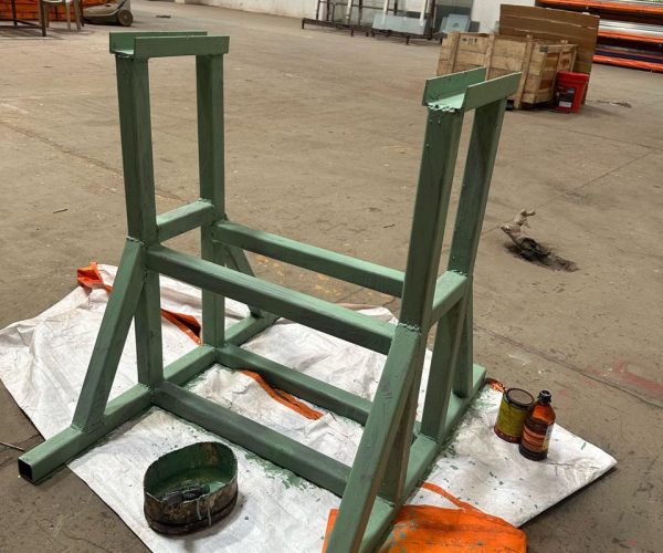 Fabricated industrial support stand mechanical design for product positioning during manufacturing